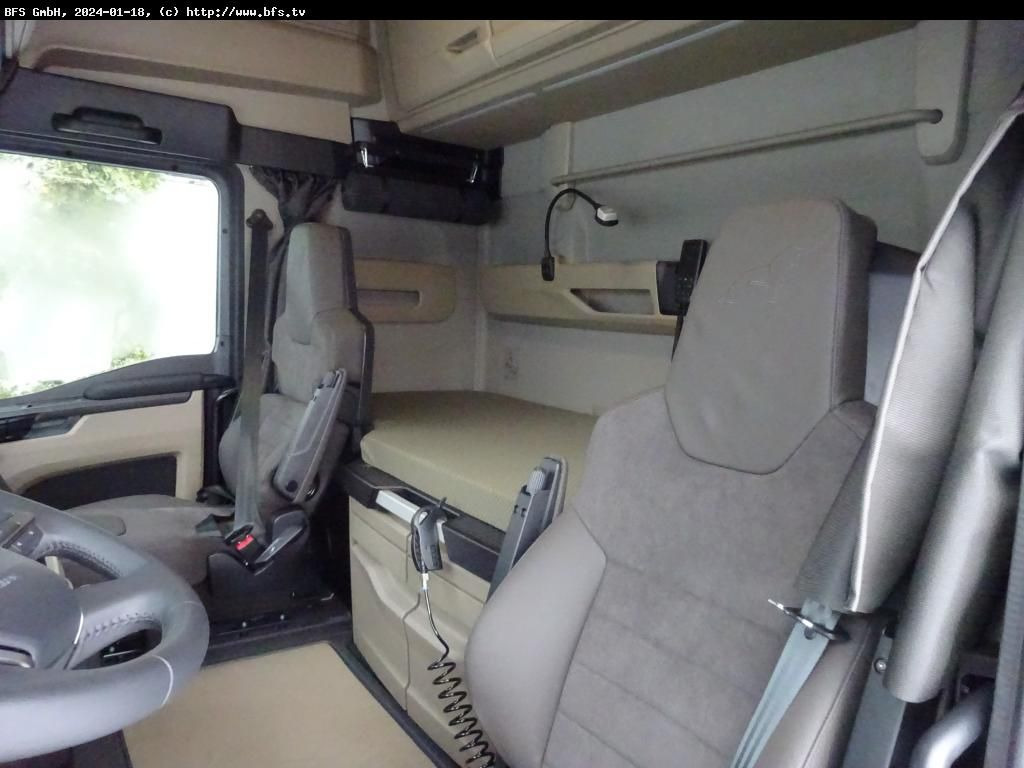 MAN TGX (TG3) 18.640 4x2 LL SA D38, Spiegellos MAN TGX (TG3) 18.640 4x2 LL SA D38, Spiegellos - Cap tractor: Foto 3 MAN TGX (TG3) 18.640 4x2 LL SA D38, Spiegellos MAN TGX (TG3) 18.640 4x2 LL SA D38, Spiegellos - Cap tractor: Foto 3