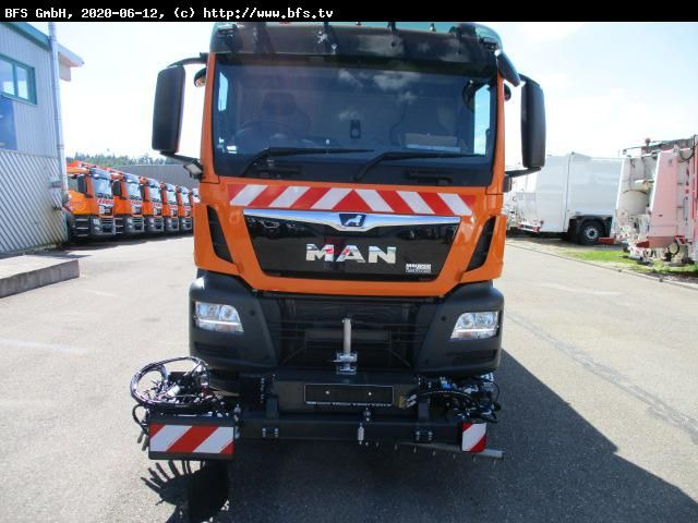 MAN TGS 18.400 4X2 BL Bucher OF 8000 RS Drehjet beid - Măturătoare stradală: Foto 2 MAN TGS 18.400 4X2 BL Bucher OF 8000 RS Drehjet beid - Măturătoare stradală: Foto 2