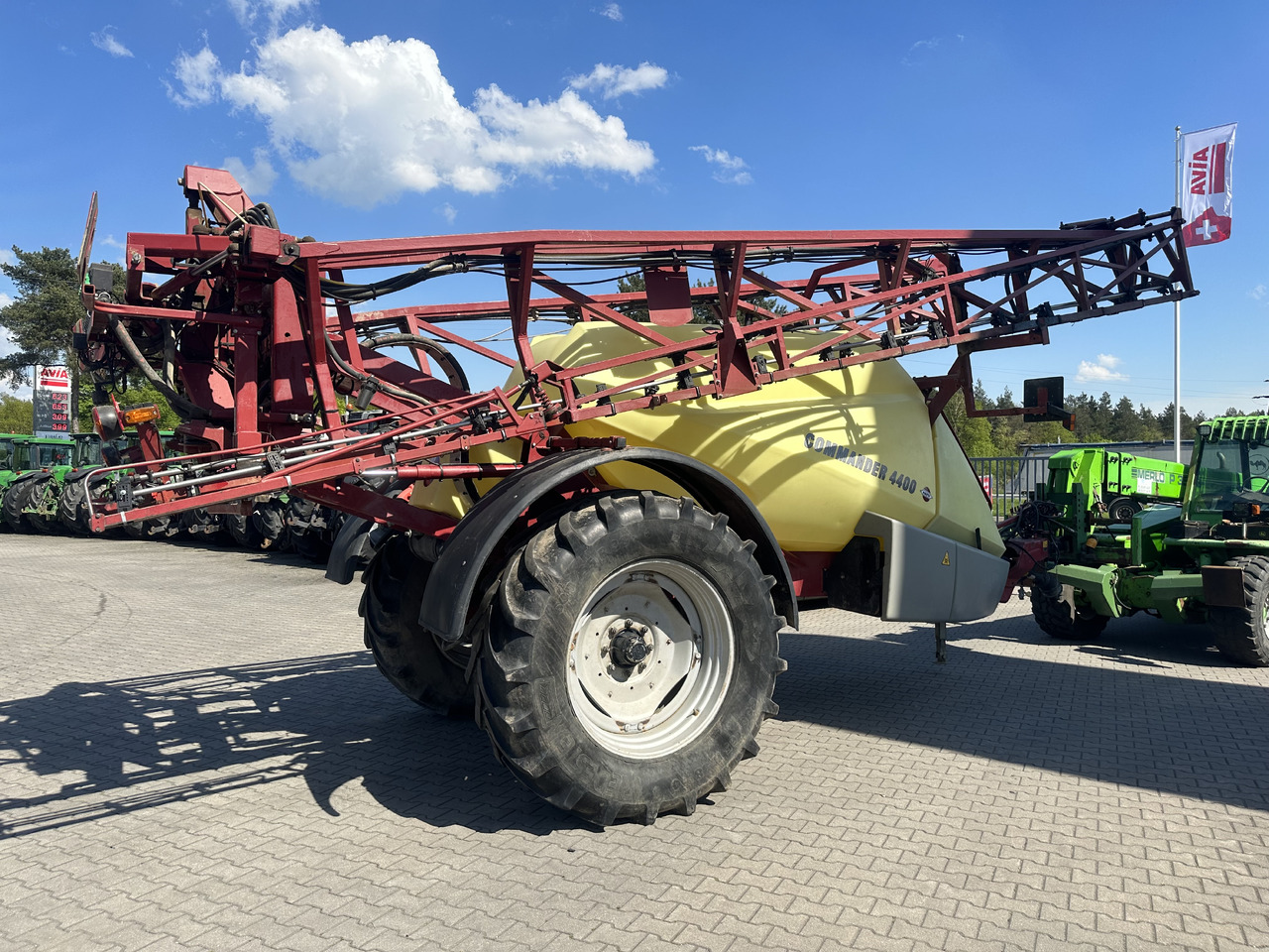 Hardi Commander 4400 30m GPS - Maşină de erbicidat tractata: Foto 5 Hardi Commander 4400 30m GPS - Maşină de erbicidat tractata: Foto 5