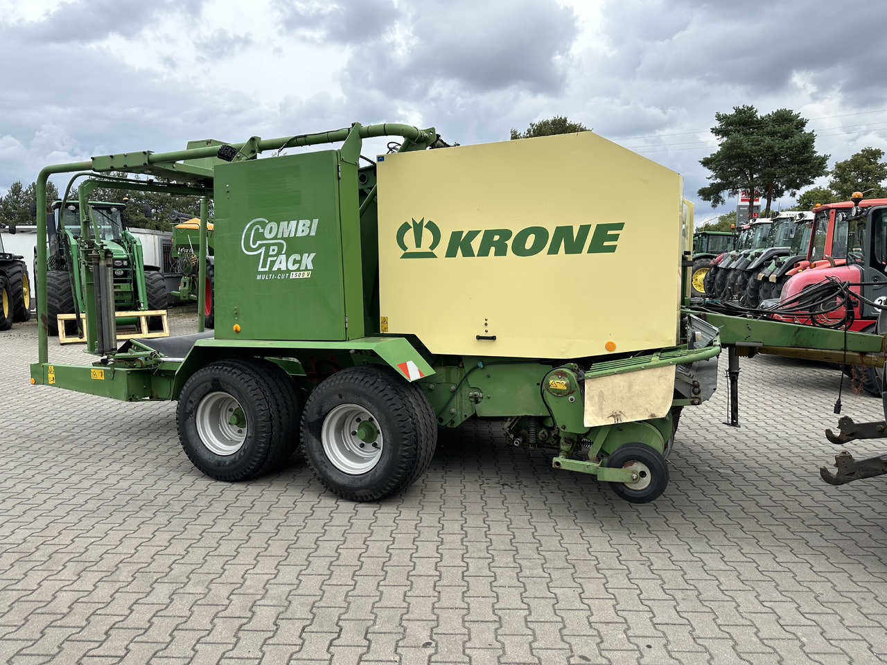 Krone COMBI PACK 1500 V MC - Presă baloţi rotunzi: Foto 2 Krone COMBI PACK 1500 V MC - Presă baloţi rotunzi: Foto 2