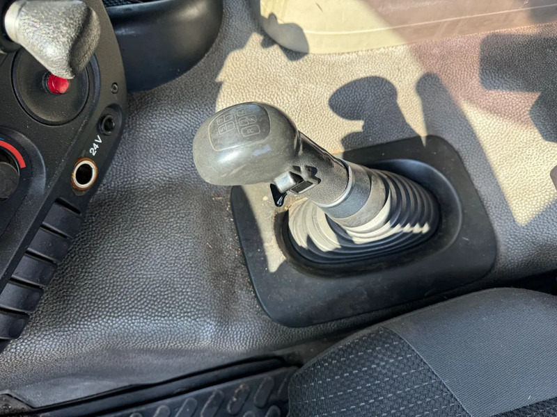 Camion platformă, Camion cu macara DAF CF 85.360 8x2 + HIAB 422E8 REMOTE CONTROLE: Foto 8 Camion platformă, Camion cu macara DAF CF 85.360 8x2 + HIAB 422E8 REMOTE CONTROLE: Foto 8