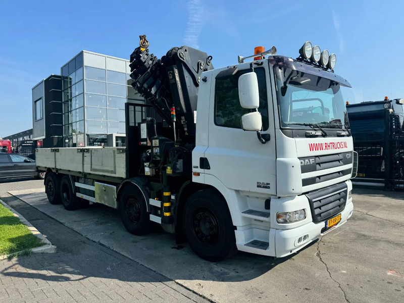 DAF CF 85.360 8x2 + HIAB 422E8 REMOTE CONTROLE - Camion platformă, Camion cu macara: Foto 4 DAF CF 85.360 8x2 + HIAB 422E8 REMOTE CONTROLE - Camion platformă, Camion cu macara: Foto 4