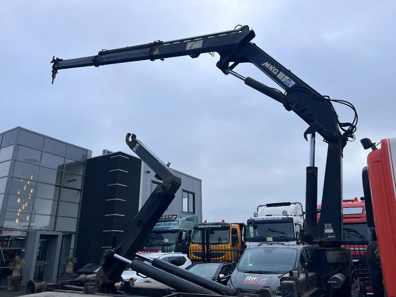 DAF CF 85.380 6X2 + MKG 141 A2 CRANE + 20 TON HOOKLIFT - EURO 3 - MANUAL GEAR - 10 TYRES - Camion cu macara: Foto 5 DAF CF 85.380 6X2 + MKG 141 A2 CRANE + 20 TON HOOKLIFT - EURO 3 - MANUAL GEAR - 10 TYRES - Camion cu macara: Foto 5