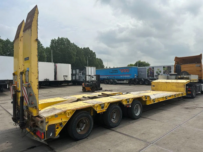 Goldhofer 3 AS GESTUURD REMOTE CONTROLE 1,2 M EXTENDABLE în leasing Goldhofer 3 AS GESTUURD REMOTE CONTROLE 1,2 M EXTENDABLE: Foto 9