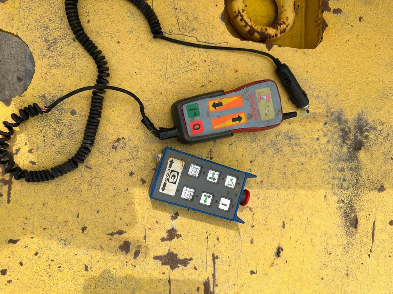 Goldhofer 3 AS GESTUURD REMOTE CONTROLE 1,2 M EXTENDABLE - Semiremorcă transport agabaritic: Foto 4 Goldhofer 3 AS GESTUURD REMOTE CONTROLE 1,2 M EXTENDABLE - Semiremorcă transport agabaritic: Foto 4