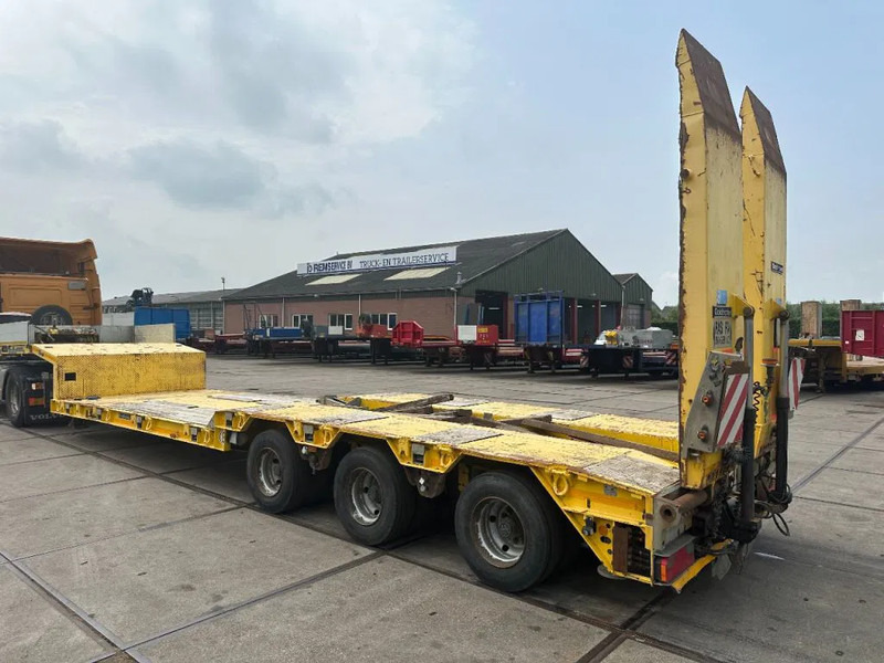 Goldhofer 3 AS GESTUURD REMOTE CONTROLE 1,2 M EXTENDABLE în leasing Goldhofer 3 AS GESTUURD REMOTE CONTROLE 1,2 M EXTENDABLE: Foto 7