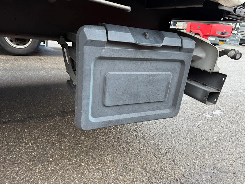 Semiremorcă prelată Kögel S24-1 / 3 AXLE / BPW / DISC BRAKES + SLIDING ROOF: Foto 9 Semiremorcă prelată Kögel S24-1 / 3 AXLE / BPW / DISC BRAKES + SLIDING ROOF: Foto 9