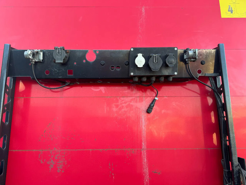 Semiremorcă prelată Kögel S24-1 BPW AXLES SLIDING ROOF: Foto 11 Semiremorcă prelată Kögel S24-1 BPW AXLES SLIDING ROOF: Foto 11