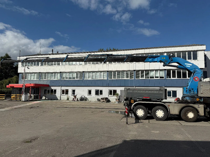 MAN 33.463 33-463 8x4 met 62 effer kraan 6x uitschuifbaar - Camion cu macara: Foto 3 MAN 33.463 33-463 8x4 met 62 effer kraan 6x uitschuifbaar - Camion cu macara: Foto 3
