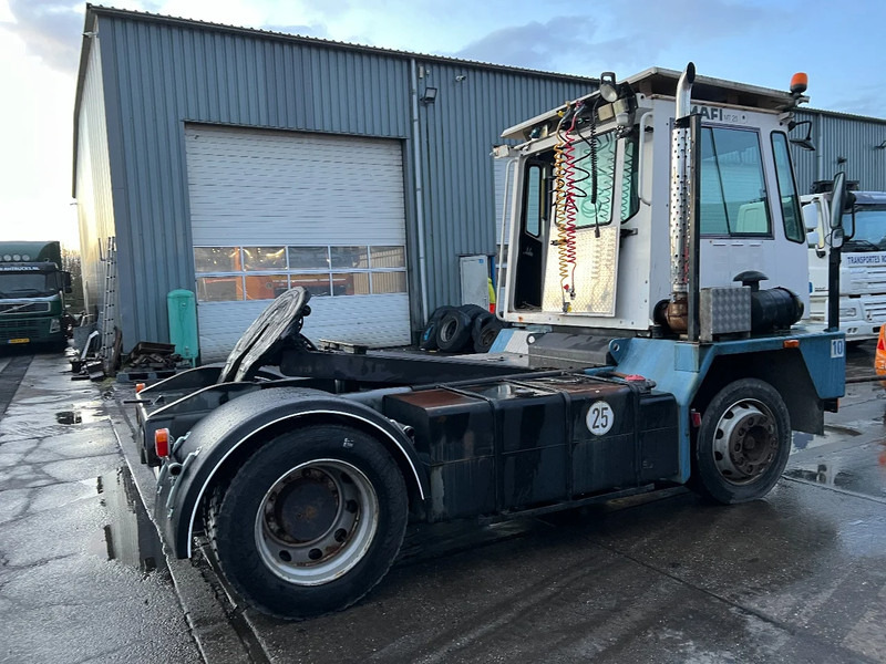 Mafi MT25T131C 4X2 *GEARBOX DON'T GO IN REVERSE* MT25T131C - Tractor terminal: Foto 5 Mafi MT25T131C 4X2 *GEARBOX DON'T GO IN REVERSE* MT25T131C - Tractor terminal: Foto 5