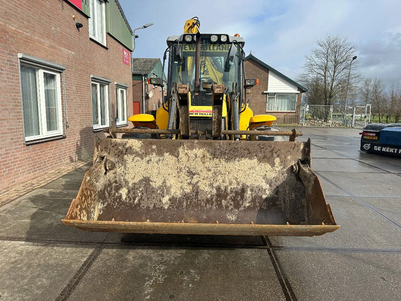 New Holland LB115B, CE, 240 MM MULTI PURPOSE LOADER BUCKET, 800 MM BACHOE DIGGING BUCKET, FLIP OVER FORKS, AIR CONDITIONER - Buldoexcavator: Foto 4 New Holland LB115B, CE, 240 MM MULTI PURPOSE LOADER BUCKET, 800 MM BACHOE DIGGING BUCKET, FLIP OVER FORKS, AIR CONDITIONER - Buldoexcavator: Foto 4