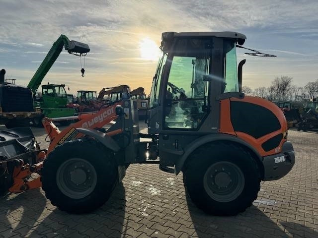 Încărcător frontal pe pneuri Weycor AR 65 e: Foto 11