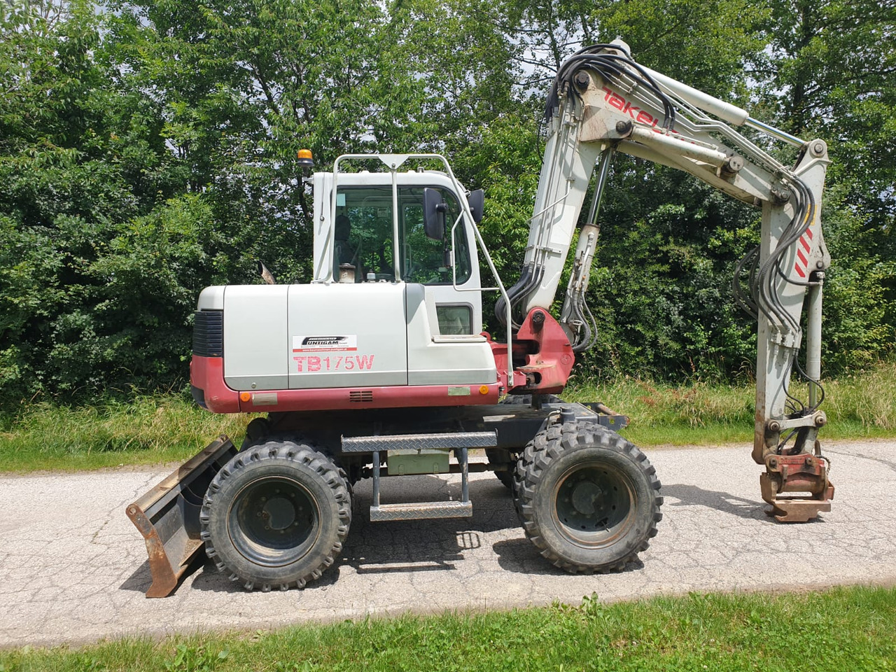 TAKEUCHI TB 175W - Excavator pe roţi: Foto 2 TAKEUCHI TB 175W - Excavator pe roţi: Foto 2