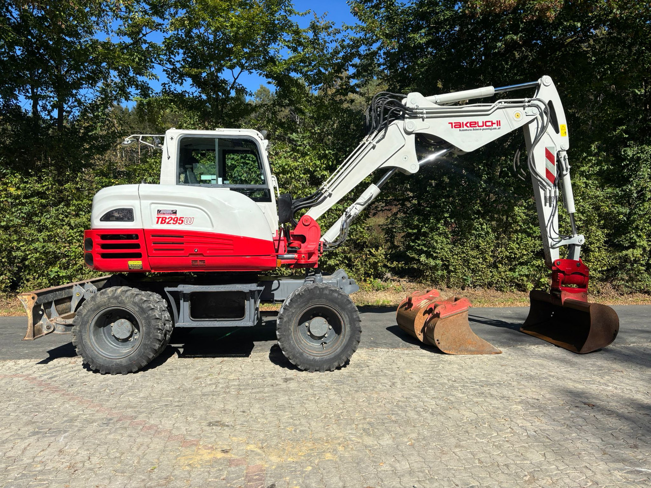 TAKEUCHI TB 295 W - Excavator pe roţi: Foto 2 TAKEUCHI TB 295 W - Excavator pe roţi: Foto 2