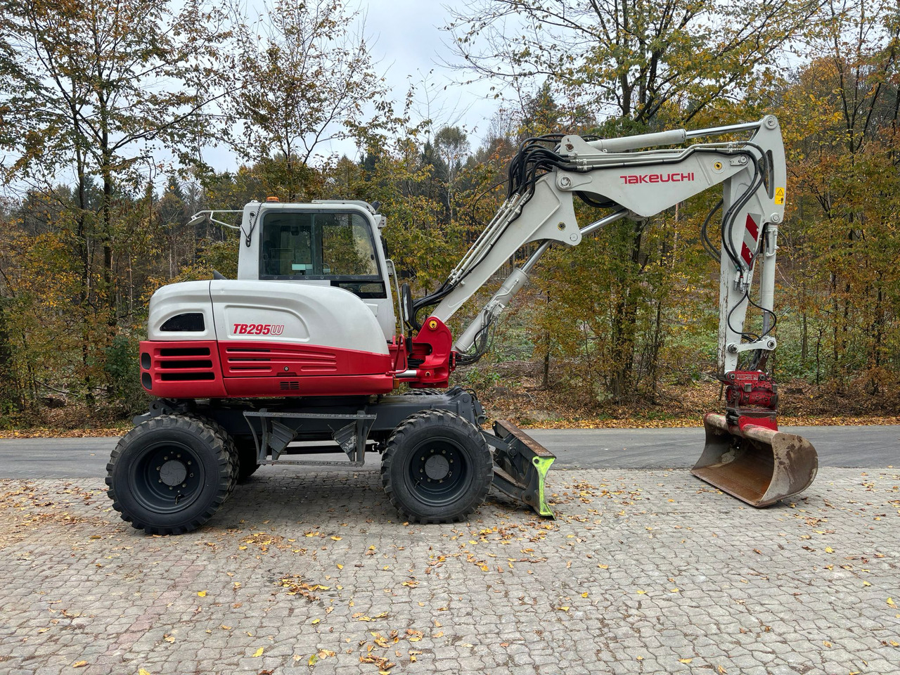 TAKEUCHI TB 295 W - Excavator pe roţi: Foto 2 TAKEUCHI TB 295 W - Excavator pe roţi: Foto 2