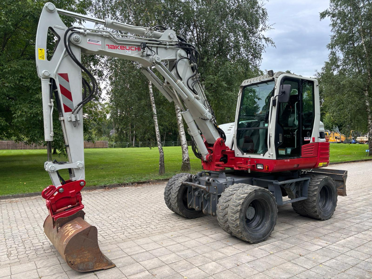 TAKEUCHI TB 295 W - Excavator pe roţi: Foto 3 TAKEUCHI TB 295 W - Excavator pe roţi: Foto 3