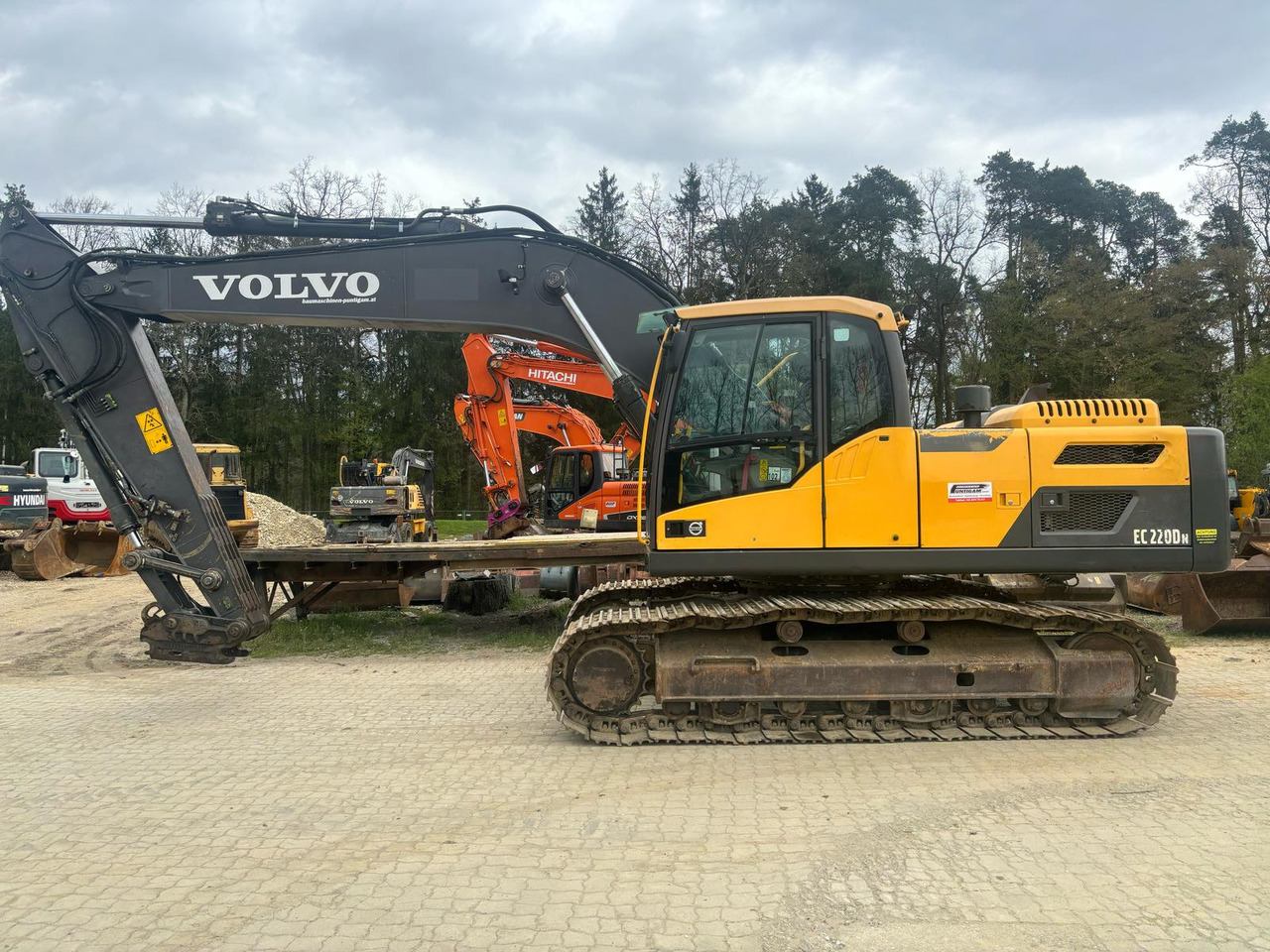 Volvo EC 220 DN - Excavator pe şenile: Foto 1 Volvo EC 220 DN - Excavator pe şenile: Foto 1