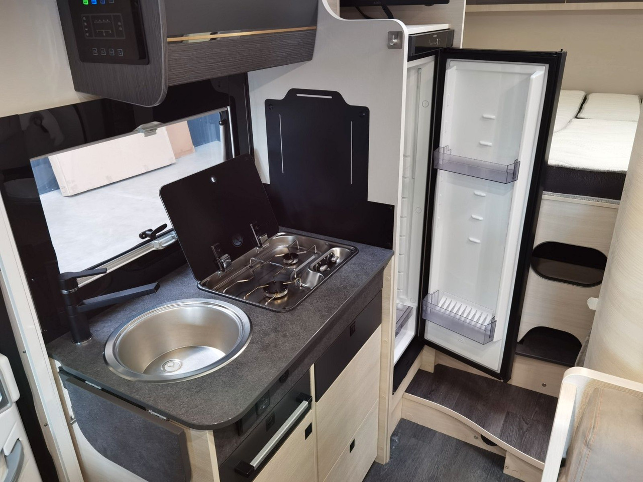 Autorulotă semi-integrată Chausson 627 GA TITANIUM -PREMIUM /EINZELBETTEN & HUBBETT: Foto 16