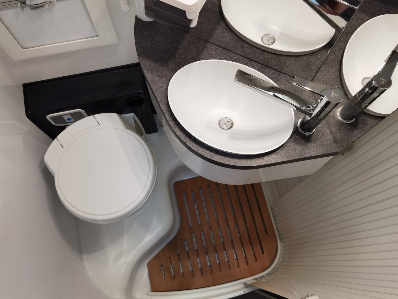 Autorulotă semi-integrată Chausson 627 GA TITANIUM -PREMIUM /EINZELBETTEN & HUBBETT: Foto 22