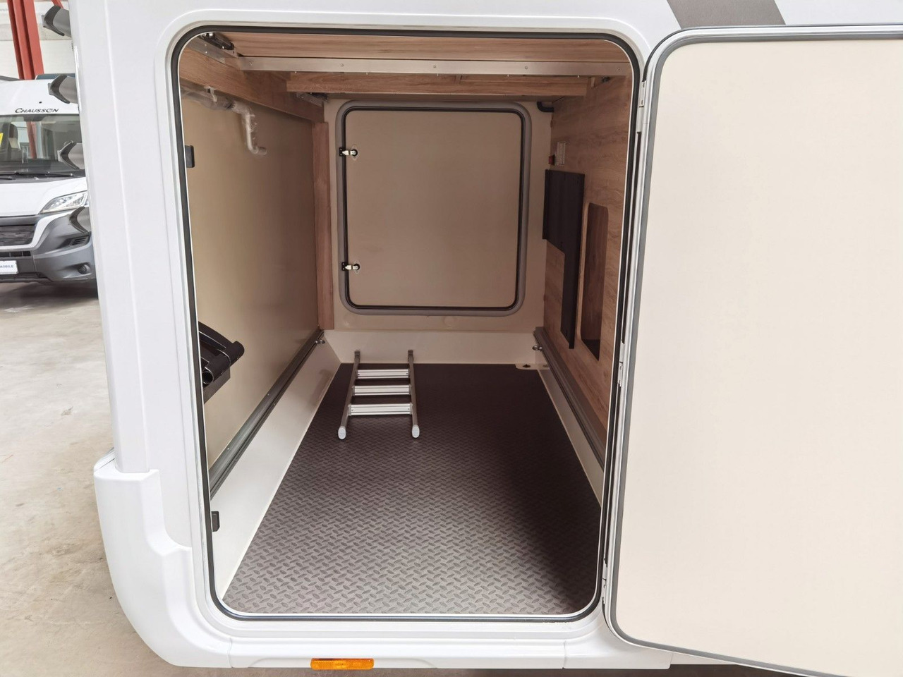 Eura Mobil INTEGRA LINE 720 EF /180PS-9G MAXI/ EINZELBETTEN în leasing Eura Mobil INTEGRA LINE 720 EF /180PS-9G MAXI/ EINZELBETTEN: Foto 9