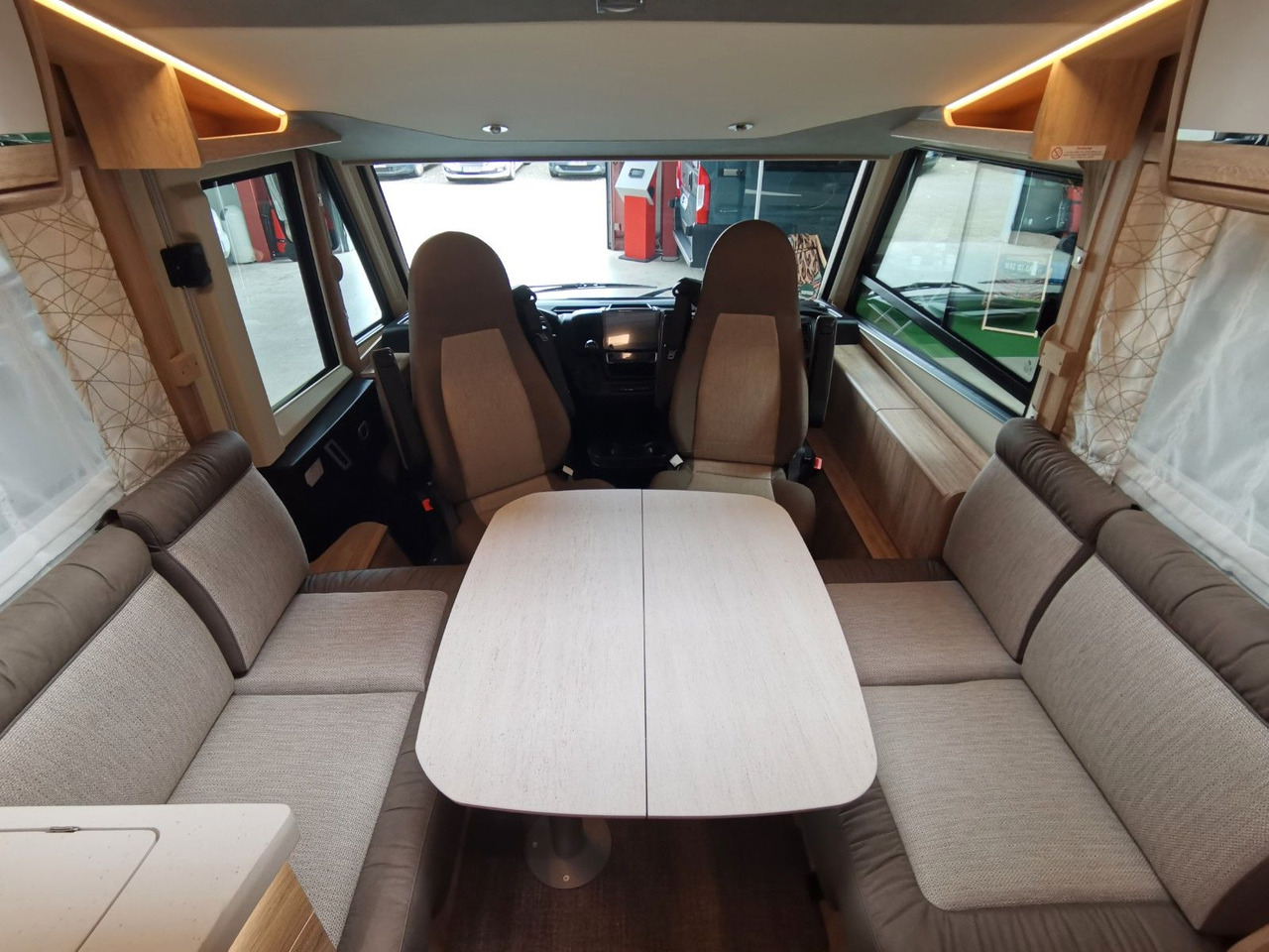 Eura Mobil INTEGRA LINE 720 EF /180PS-9G MAXI/ EINZELBETTEN în leasing Eura Mobil INTEGRA LINE 720 EF /180PS-9G MAXI/ EINZELBETTEN: Foto 13