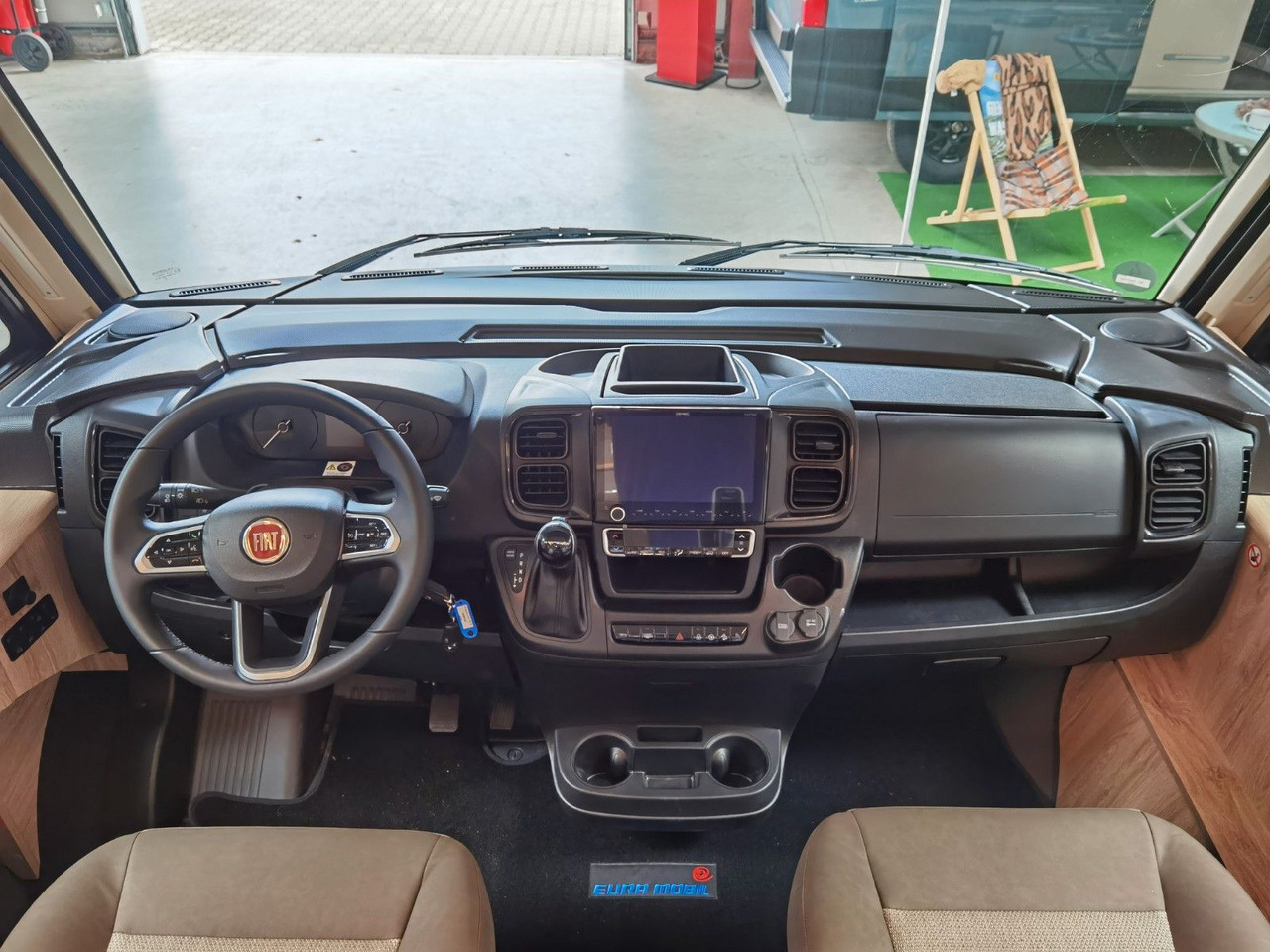 Eura Mobil INTEGRA LINE 720 EF /180PS-9G MAXI/ EINZELBETTEN în leasing Eura Mobil INTEGRA LINE 720 EF /180PS-9G MAXI/ EINZELBETTEN: Foto 11