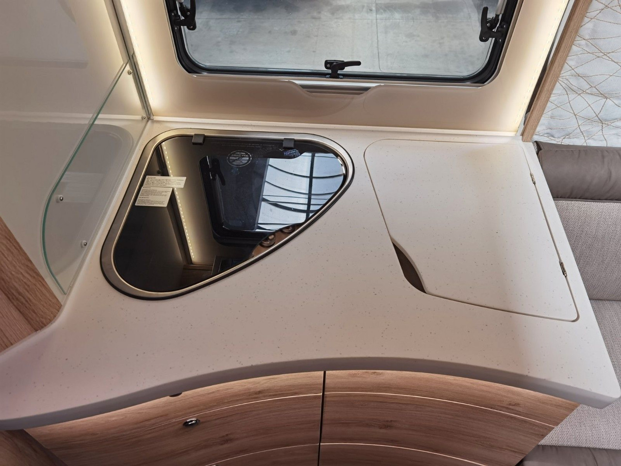 Eura Mobil INTEGRA LINE 720 EF /180PS-9G MAXI/ EINZELBETTEN în leasing Eura Mobil INTEGRA LINE 720 EF /180PS-9G MAXI/ EINZELBETTEN: Foto 17