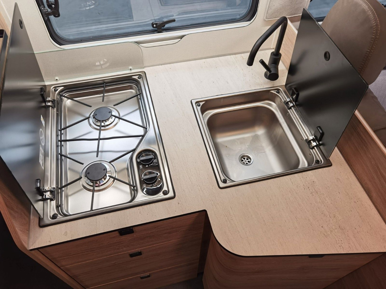 Autorulotă semi-integrată Eura Mobil PROFILA T 695 EB / MODELL 2026 / EINZELBETTEN: Foto 19