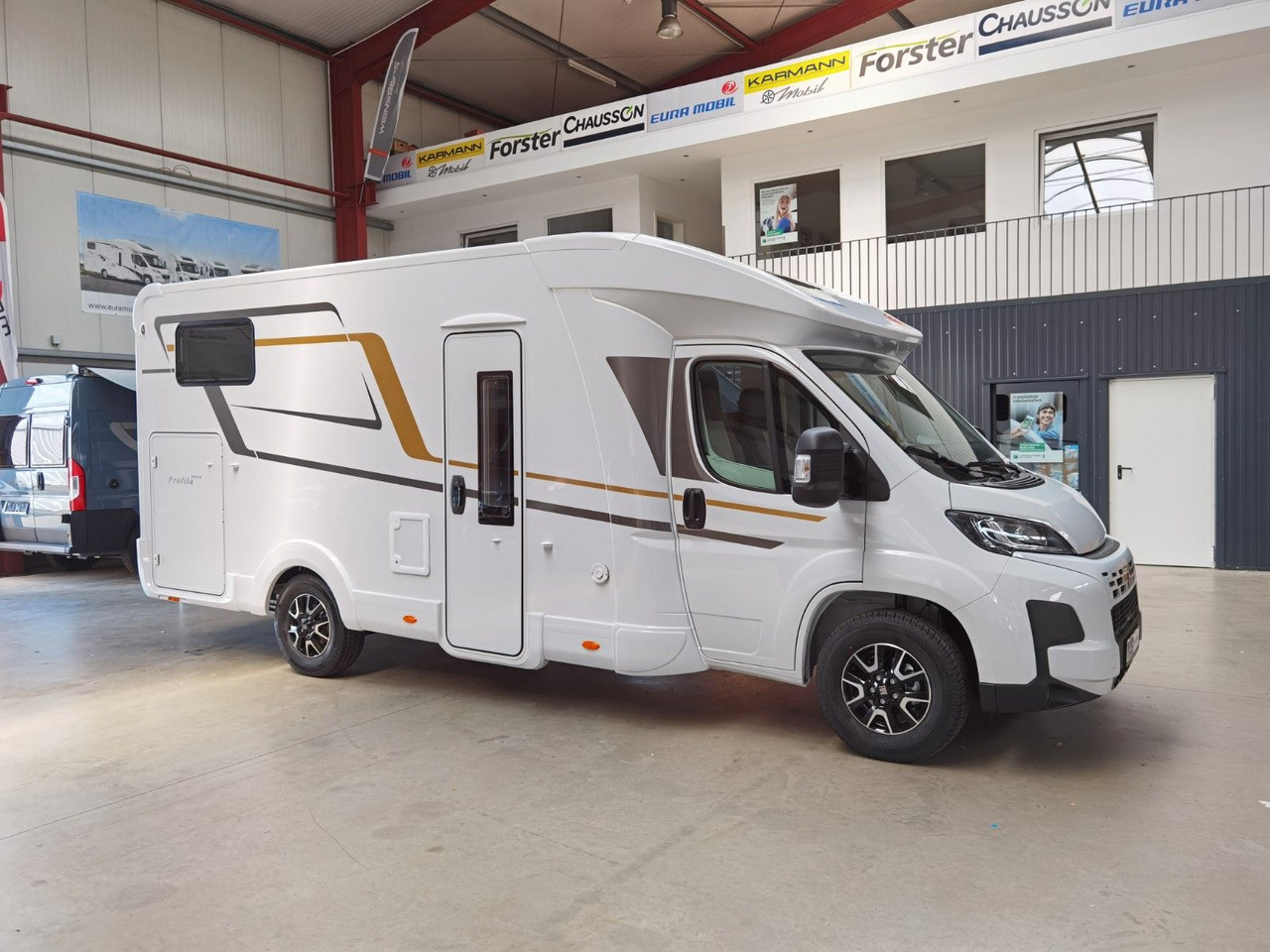 Autorulotă semi-integrată Eura Mobil PROFILA T 695 EB / MODELL 2026 / EINZELBETTEN: Foto 12