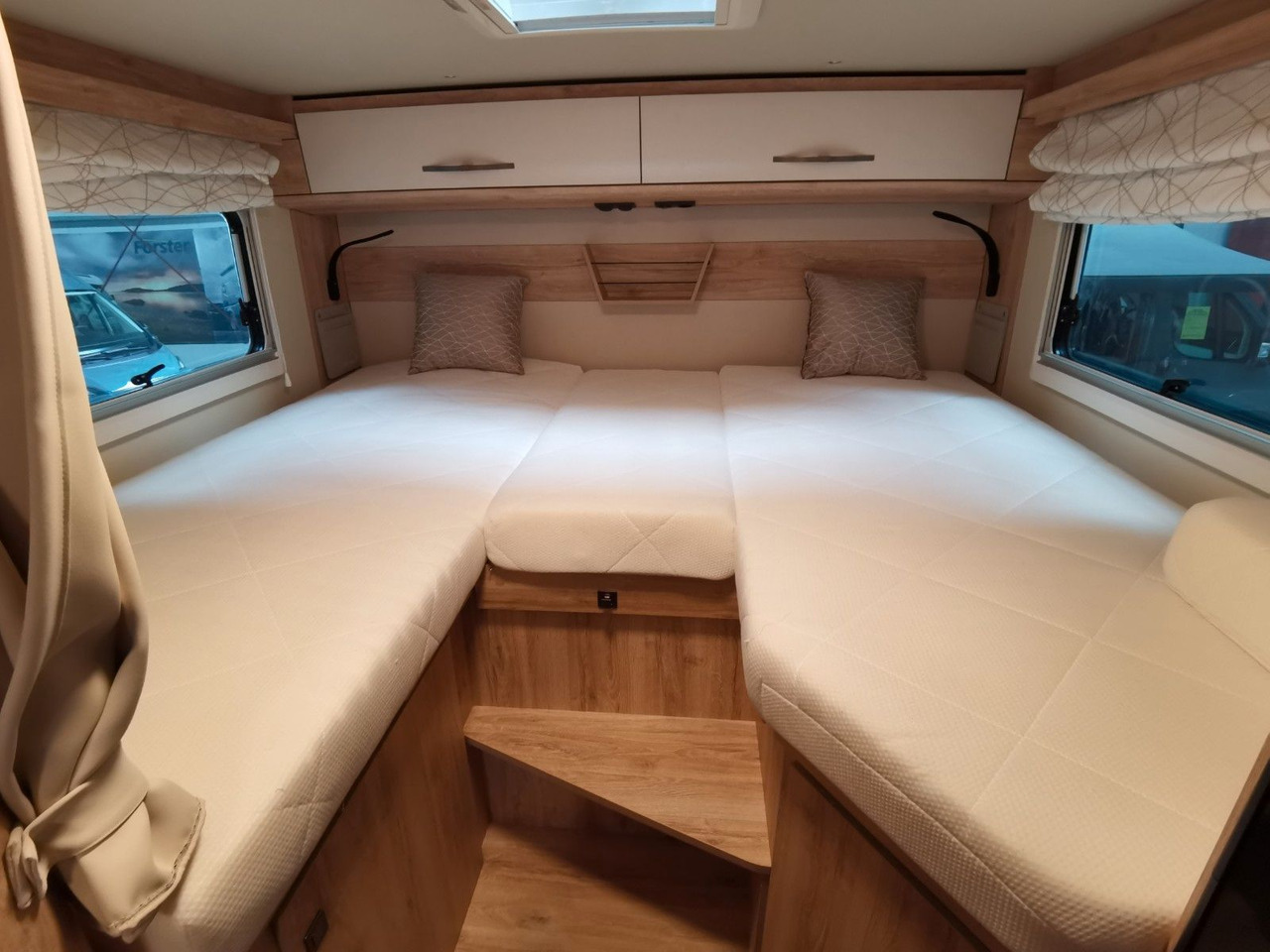 Autorulotă semi-integrată Eura Mobil PROFILA T 695 EB / MODELL 2026 / EINZELBETTEN: Foto 20