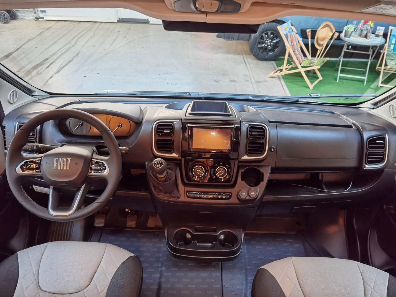 Camper van Weinsberg CARABUS GREY 540 MQ - EDITION FIRE /-2026-/140PS: Foto 12 Camper van Weinsberg CARABUS GREY 540 MQ - EDITION FIRE /-2026-/140PS: Foto 12