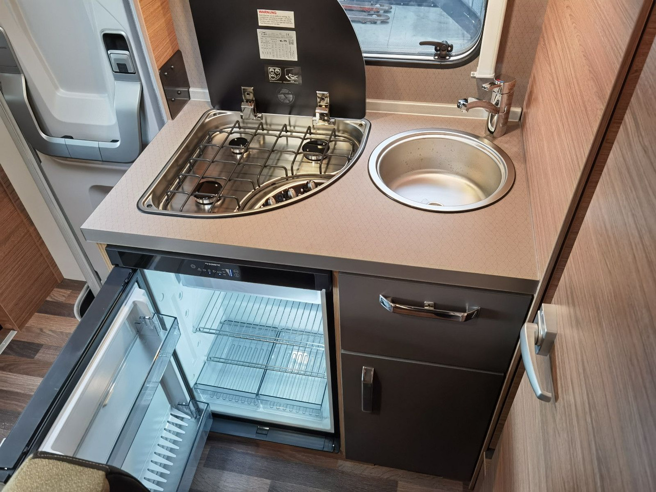 Autorulotă alkov Weinsberg CARAHOME 550 MG /- 2025 - / 140 PS / NUR 5.97M: Foto 19