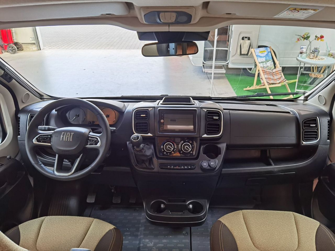 Autorulotă alkov Weinsberg CARAHOME 550 MG /- 2025 - / 140 PS / NUR 5.97M: Foto 12