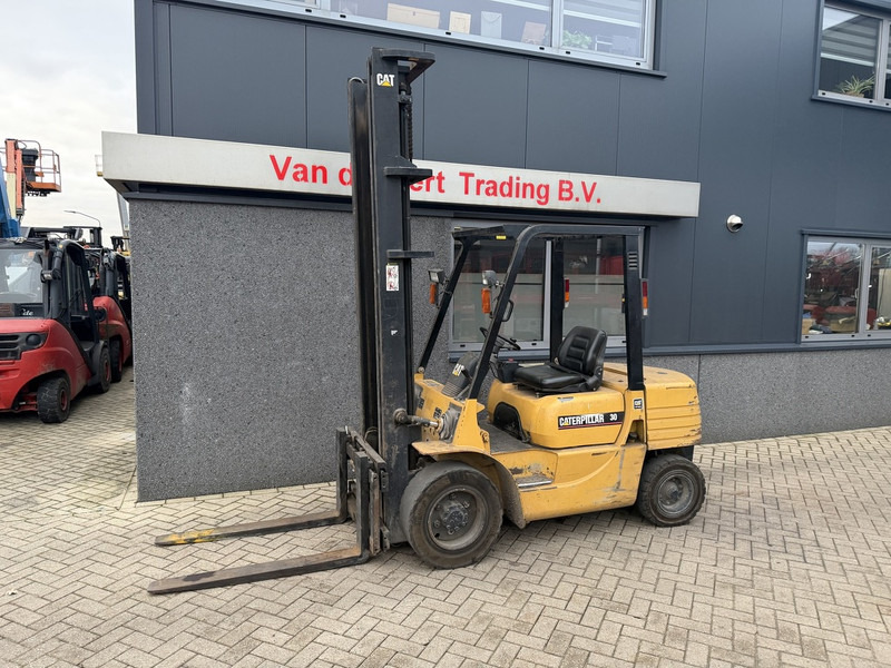 Caterpillar FD30 - Stivuitor diesel: Foto 3 Caterpillar FD30 - Stivuitor diesel: Foto 3