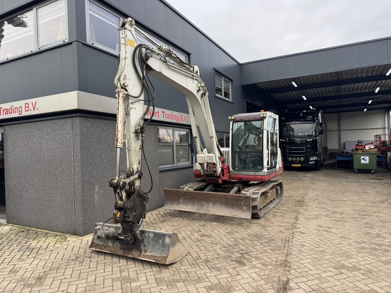 Takeuchi TB175 Graafmachine Rups 2008 Yanmar Diesel inclusief 5 bakken + palletvork - Excavator pe şenile: Foto 5 Takeuchi TB175 Graafmachine Rups 2008 Yanmar Diesel inclusief 5 bakken + palletvork - Excavator pe şenile: Foto 5