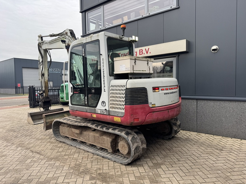 Takeuchi TB175 Graafmachine Rups 2008 Yanmar Diesel inclusief 5 bakken + palletvork - Excavator pe şenile: Foto 4 Takeuchi TB175 Graafmachine Rups 2008 Yanmar Diesel inclusief 5 bakken + palletvork - Excavator pe şenile: Foto 4