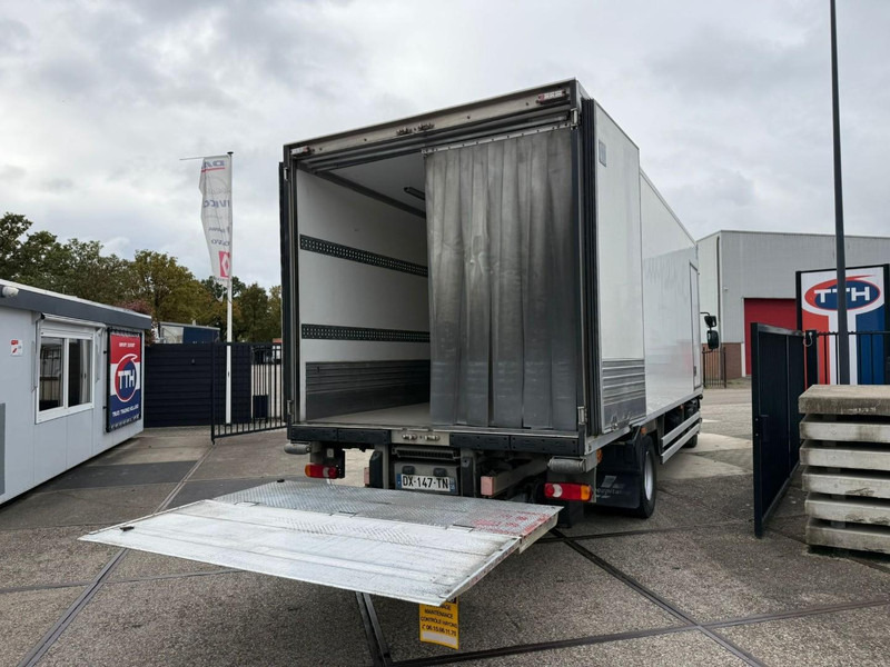 Renault D210.14 Frigobox Multitemp + Taillift CARRIER SUPRA 850 - Camion frigider: Foto 5 Renault D210.14 Frigobox Multitemp + Taillift CARRIER SUPRA 850 - Camion frigider: Foto 5