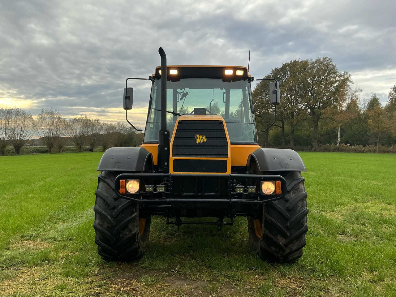 1993 JCB FASTRAC 145 TURBO ALL-WHEEL DRIVE TRACTOR - Tractor agricol: Foto 2 1993 JCB FASTRAC 145 TURBO ALL-WHEEL DRIVE TRACTOR - Tractor agricol: Foto 2