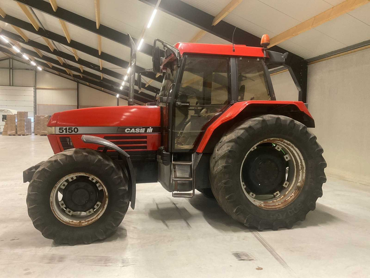 1995 CASE IH MAXXUM 5150 PLUS ALL-WHEEL DRIVE FARM TRACTOR - Tractor agricol: Foto 2 1995 CASE IH MAXXUM 5150 PLUS ALL-WHEEL DRIVE FARM TRACTOR - Tractor agricol: Foto 2