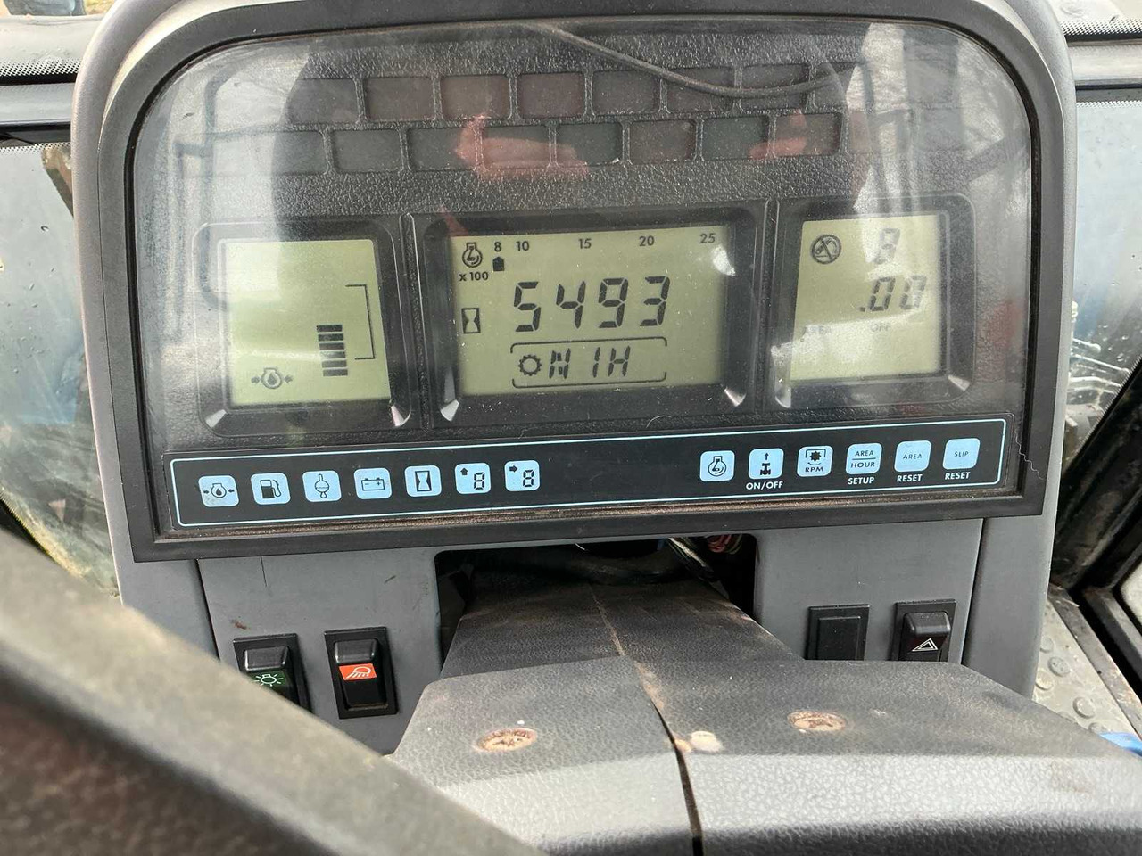 Tractor agricol 1996 NEW HOLLAND 5640 WITH FRONT LOADER FOUR WHEEL DRIVE FARM TRACTOR: Foto 20 Tractor agricol 1996 NEW HOLLAND 5640 WITH FRONT LOADER FOUR WHEEL DRIVE FARM TRACTOR: Foto 20