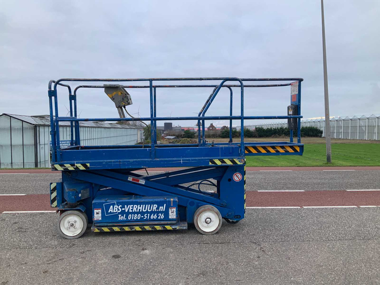 1999 UPRIGHT SL20 AERIAL PLATFORM - Autopropulsată platformă: Foto 1 1999 UPRIGHT SL20 AERIAL PLATFORM - Autopropulsată platformă: Foto 1