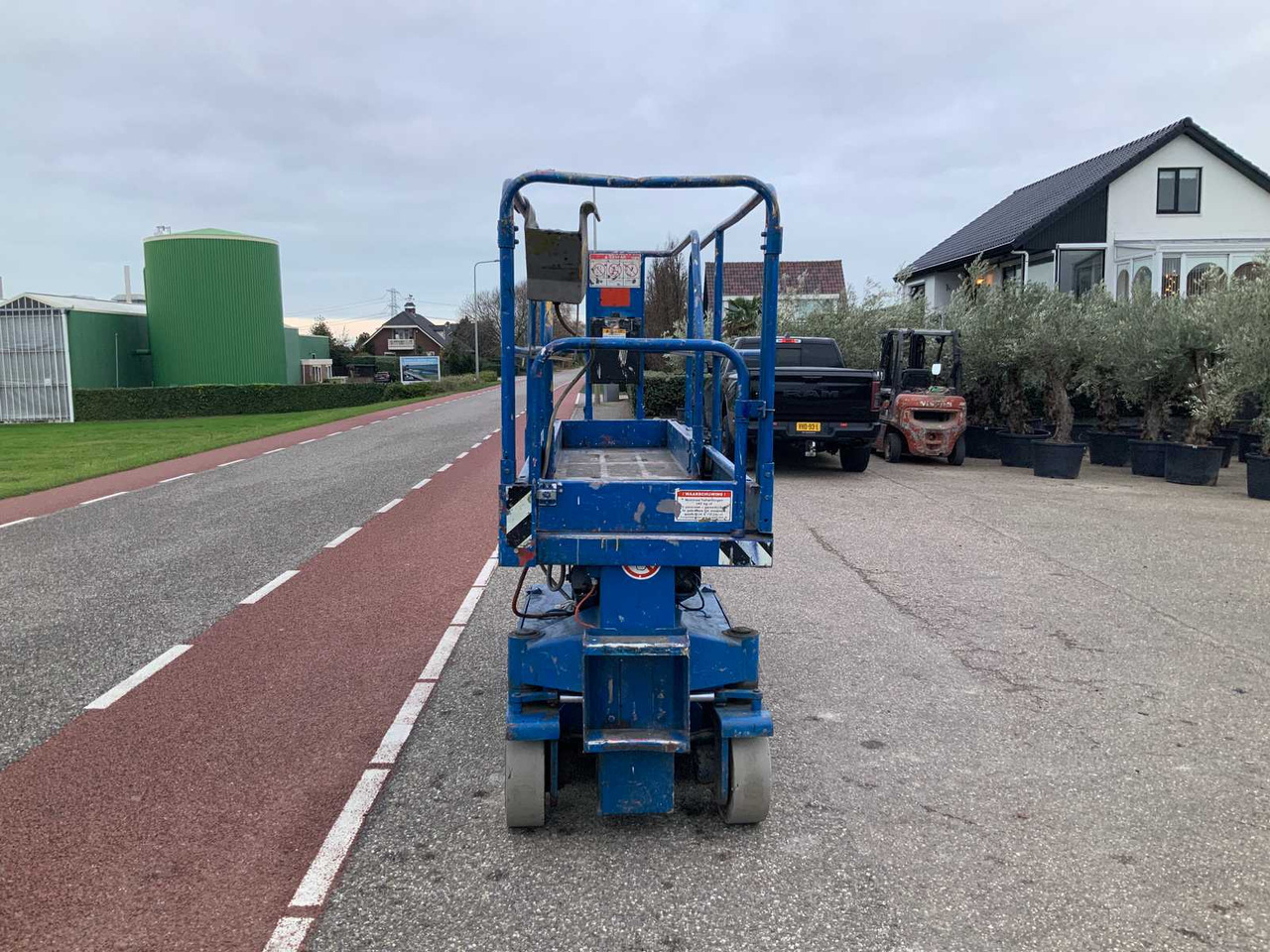 1999 UPRIGHT SL20 AERIAL PLATFORM - Autopropulsată platformă: Foto 4 1999 UPRIGHT SL20 AERIAL PLATFORM - Autopropulsată platformă: Foto 4