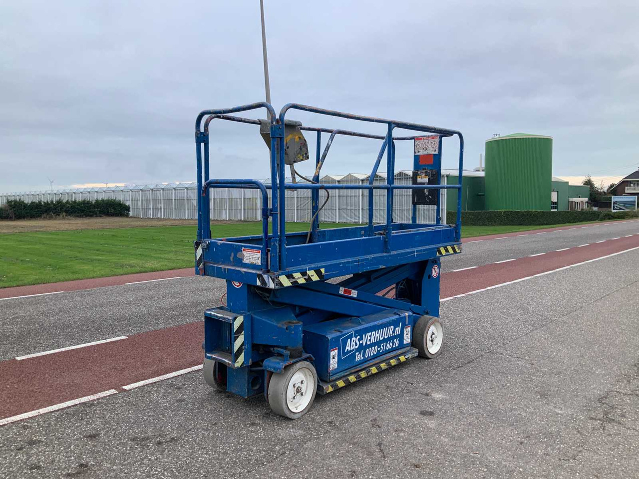 1999 UPRIGHT SL20 AERIAL PLATFORM - Autopropulsată platformă: Foto 3 1999 UPRIGHT SL20 AERIAL PLATFORM - Autopropulsată platformă: Foto 3