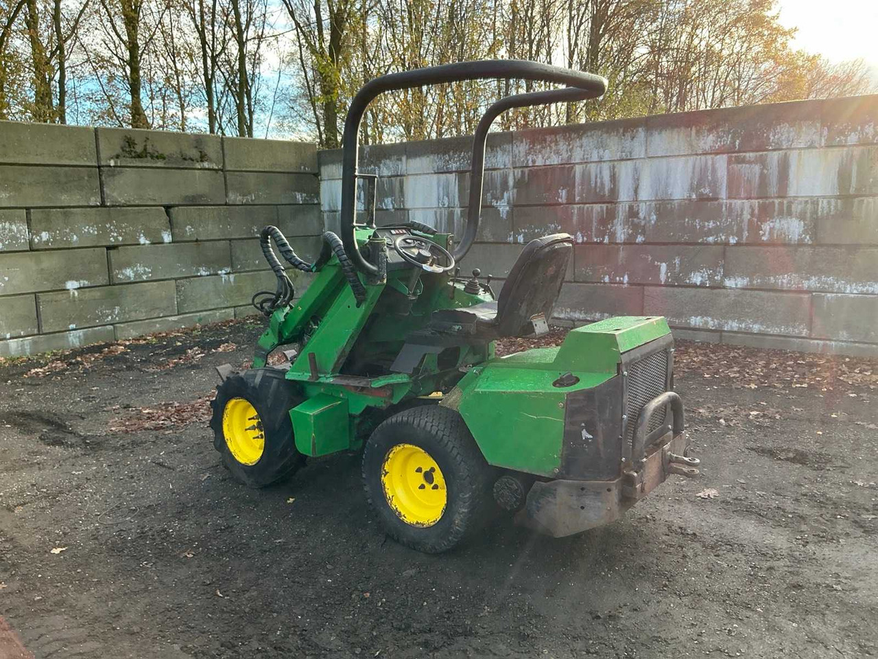 2000 AVANT MULTI SHOVEL - Încărcător frontal pe pneuri: Foto 3 2000 AVANT MULTI SHOVEL - Încărcător frontal pe pneuri: Foto 3