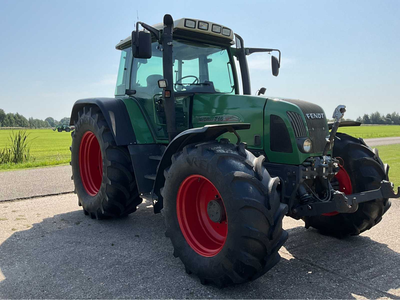 2001 FENDT FAVORIT 716 VARIO ALL-WHEEL DRIVE FARM TRACTOR - Tractor agricol: Foto 4 2001 FENDT FAVORIT 716 VARIO ALL-WHEEL DRIVE FARM TRACTOR - Tractor agricol: Foto 4
