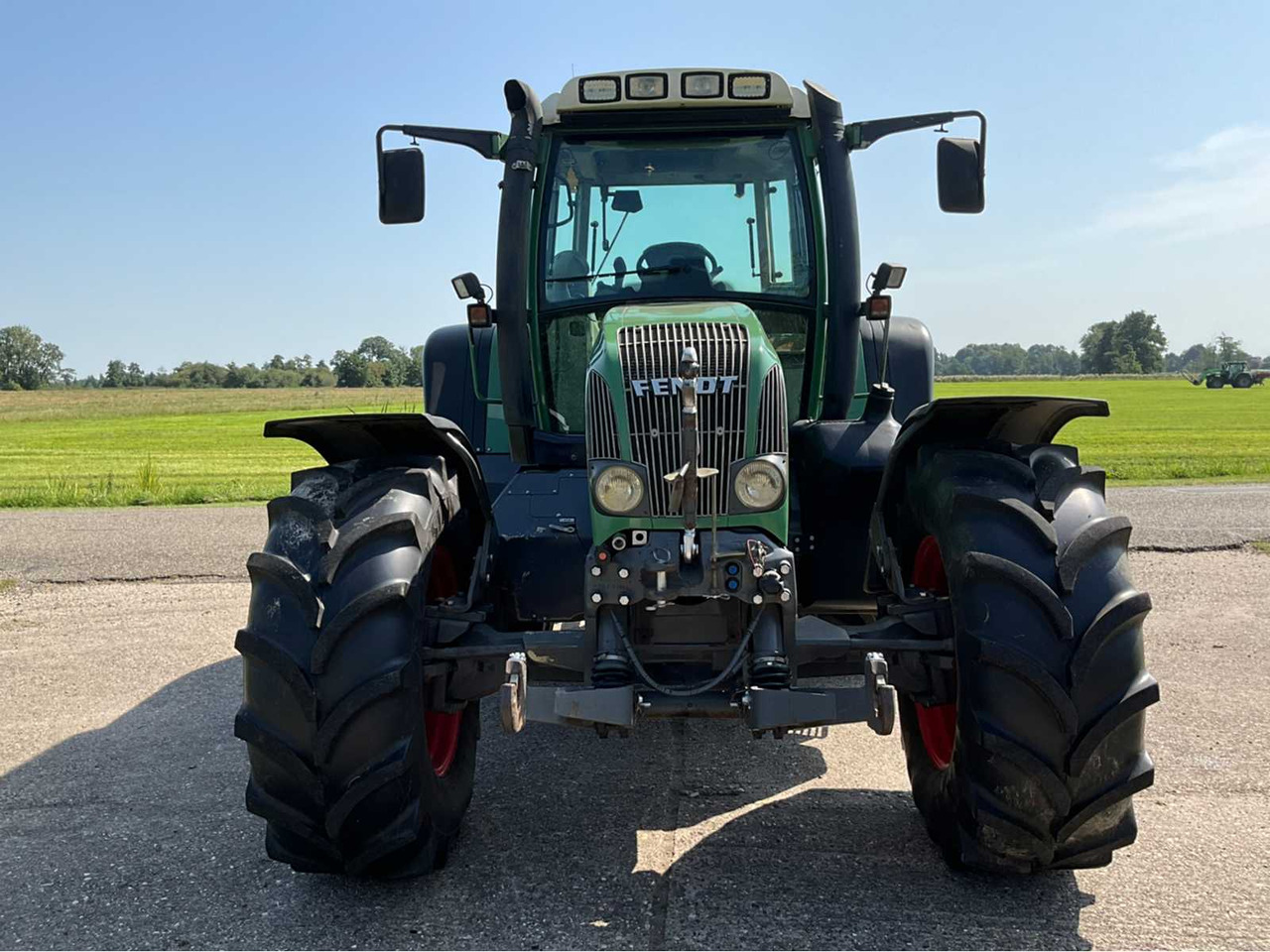2001 FENDT FAVORIT 716 VARIO ALL-WHEEL DRIVE FARM TRACTOR - Tractor agricol: Foto 3 2001 FENDT FAVORIT 716 VARIO ALL-WHEEL DRIVE FARM TRACTOR - Tractor agricol: Foto 3