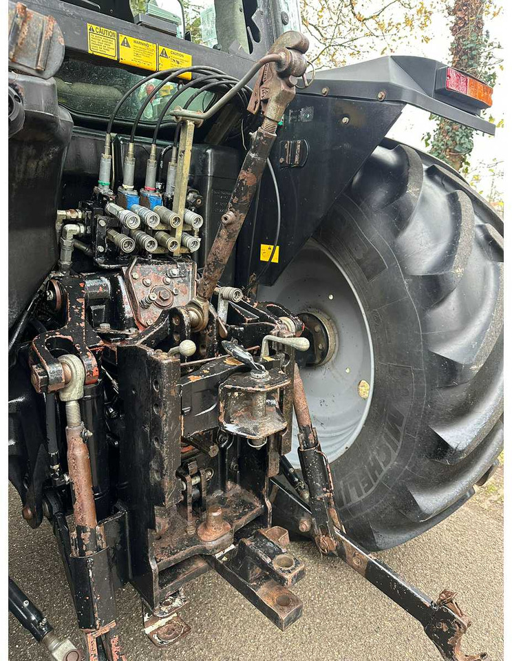 2001 MASSEY FERGUSON 6255 FOUR WHEEL DRIVE FARM TRACTOR - Tractor agricol: Foto 5 2001 MASSEY FERGUSON 6255 FOUR WHEEL DRIVE FARM TRACTOR - Tractor agricol: Foto 5