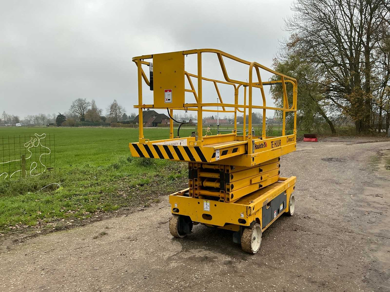 2003 PINGUELY - HAULOTTE COMPACT 12 AERIAL PLATFORM - Autopropulsată platformă: Foto 4 2003 PINGUELY - HAULOTTE COMPACT 12 AERIAL PLATFORM - Autopropulsată platformă: Foto 4