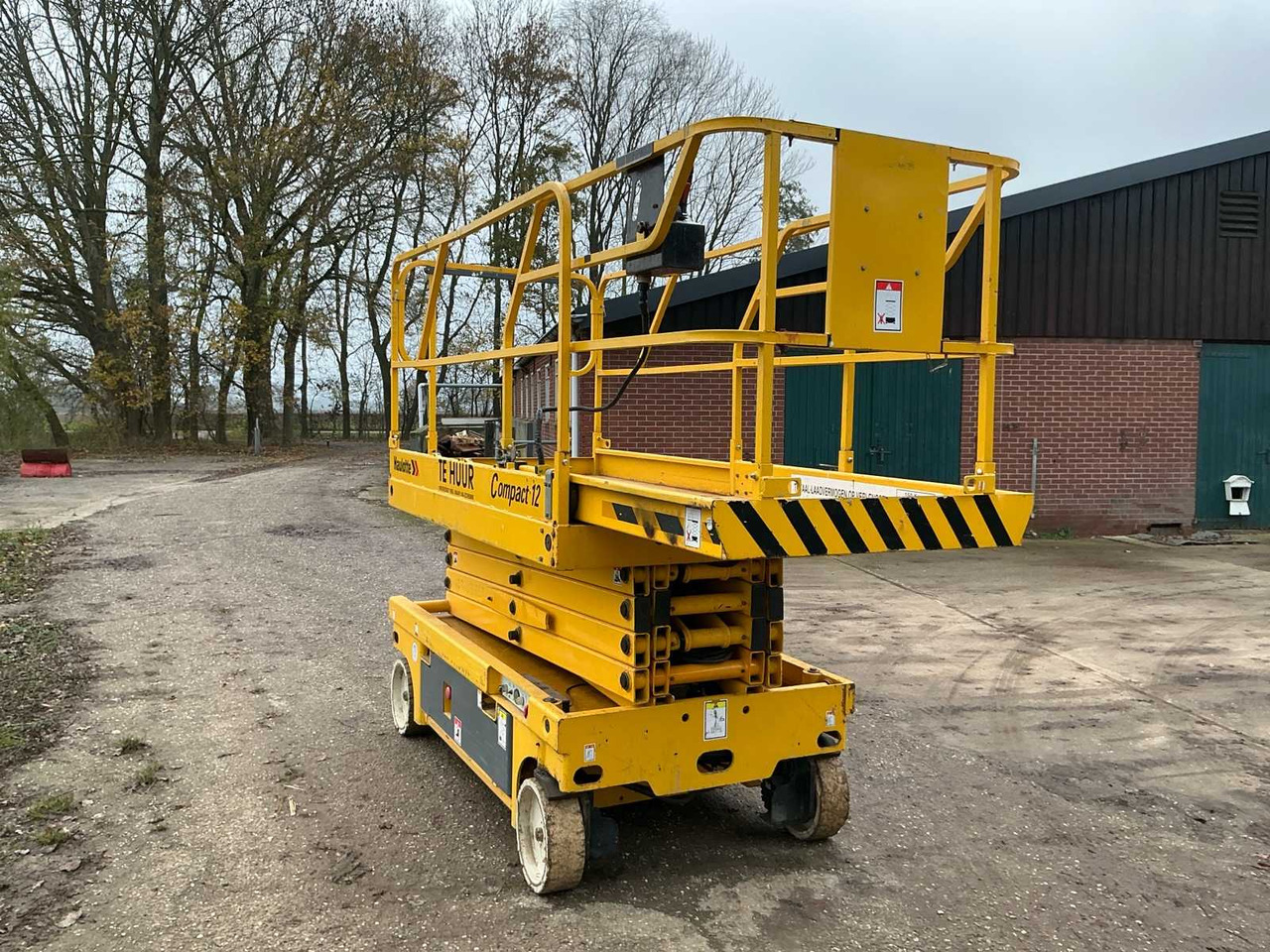 2003 PINGUELY - HAULOTTE COMPACT 12 AERIAL PLATFORM - Autopropulsată platformă: Foto 3 2003 PINGUELY - HAULOTTE COMPACT 12 AERIAL PLATFORM - Autopropulsată platformă: Foto 3