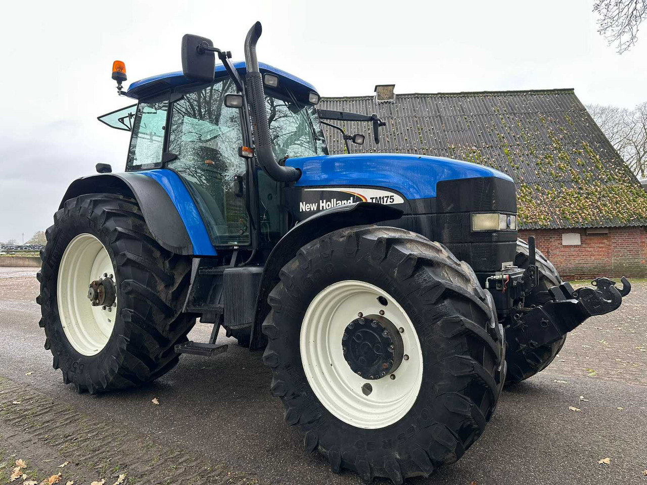 2004 NEW HOLLAND T/M 175 FOUR WHEEL DRIVE FARM TRACTOR - Tractor agricol: Foto 2 2004 NEW HOLLAND T/M 175 FOUR WHEEL DRIVE FARM TRACTOR - Tractor agricol: Foto 2